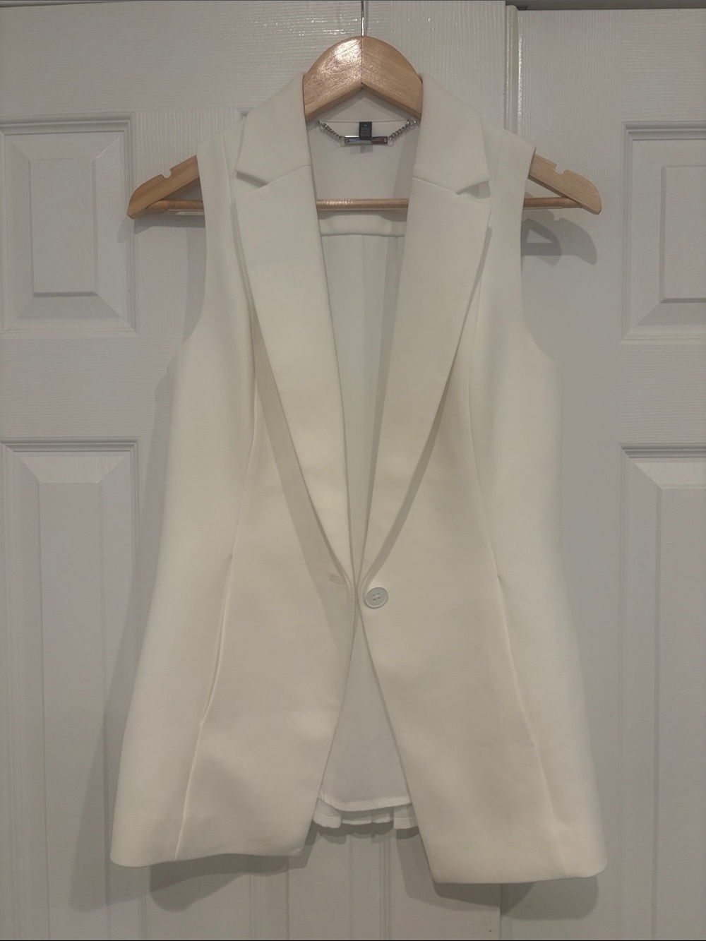 White House Black Market Cream Sleeveless Blazer Vest